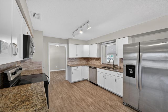 2421 NE 57TH PLACE, Ocala, FL 34479