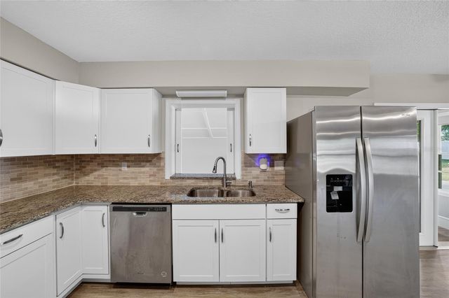 2421 NE 57TH PLACE, Ocala, FL 34479