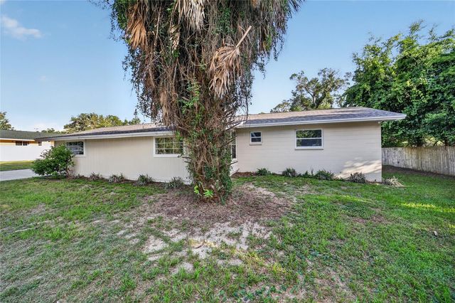 2421 NE 57TH PLACE, Ocala, FL 34479