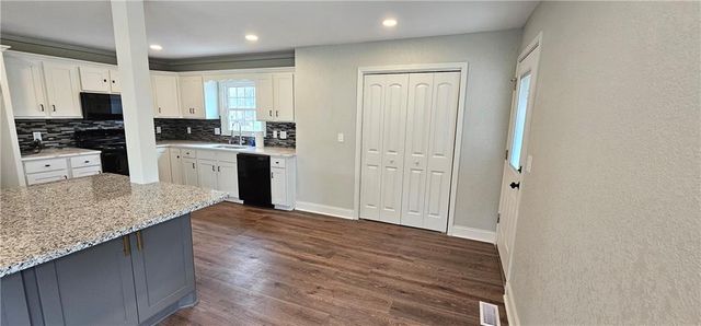 1600 Country Club Drive, Pleasant Hill, MO 64080