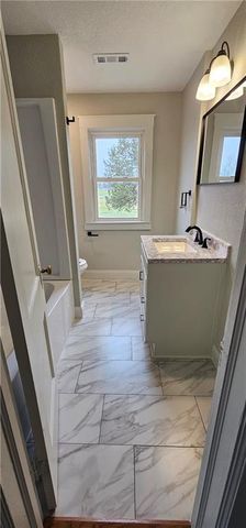 1600 Country Club Drive, Pleasant Hill, MO 64080
