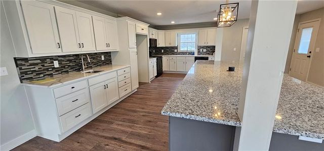 1600 Country Club Drive, Pleasant Hill, MO 64080
