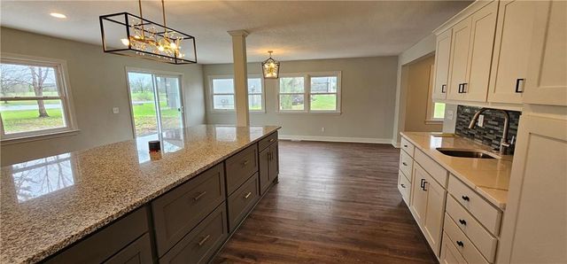 1600 Country Club Drive, Pleasant Hill, MO 64080