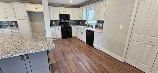 1600 Country Club Drive, Pleasant Hill, MO 64080