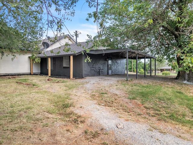 7400 Lakewood Drive, Mustang, OK 73064