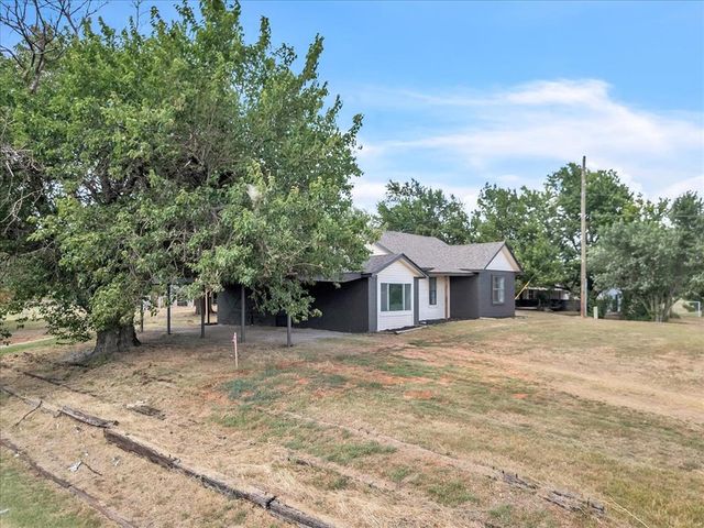 7400 Lakewood Drive, Mustang, OK 73064