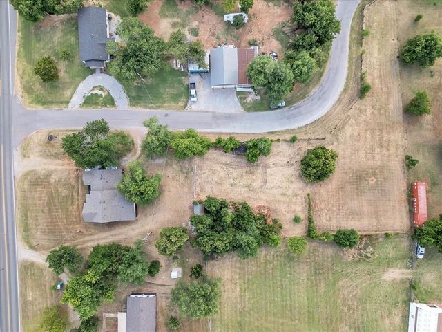 7400 Lakewood Drive, Mustang, OK 73064