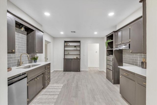 7400 Lakewood Drive, Mustang, OK 73064