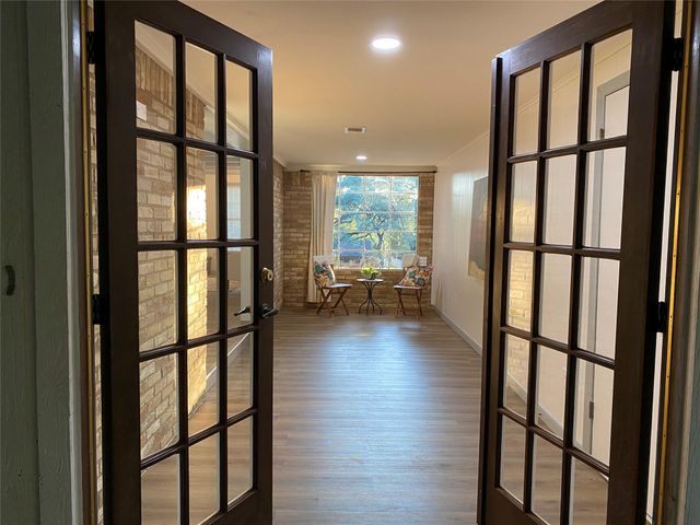 5811 Highland Hills DR, Austin, TX 78731