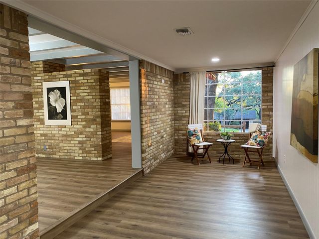5811 Highland Hills DR, Austin, TX 78731