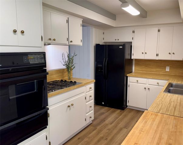 5811 Highland Hills DR, Austin, TX 78731