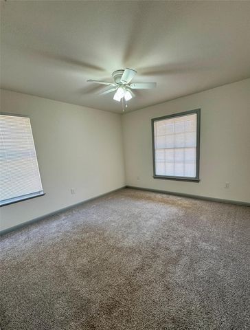 5811 Highland Hills DR, Austin, TX 78731