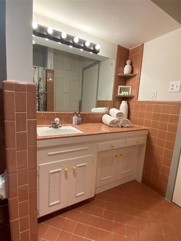 5811 Highland Hills DR, Austin, TX 78731