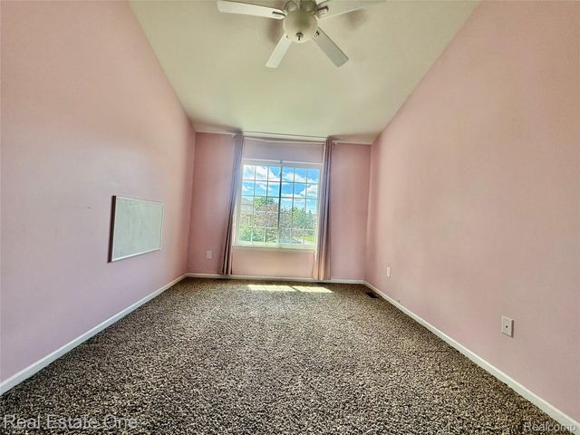 3068 Bridlewood Drive, Oakland Charter Township, MI 48306