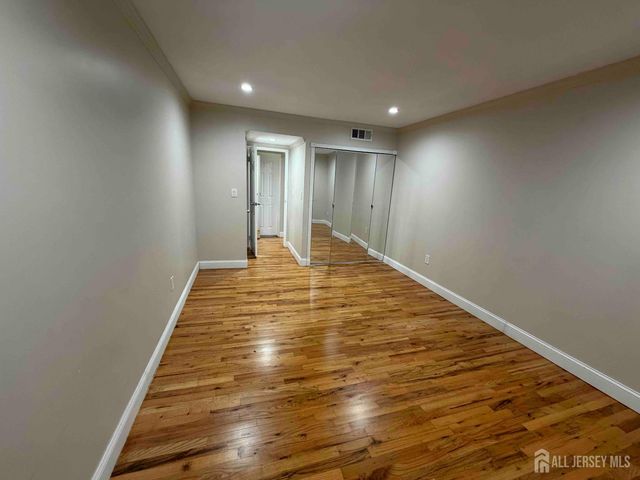 44 Judson Street 12B, Edison, NJ 08837