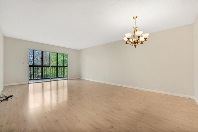 7286 Huntington Lane 405, Delray Beach, FL 33446