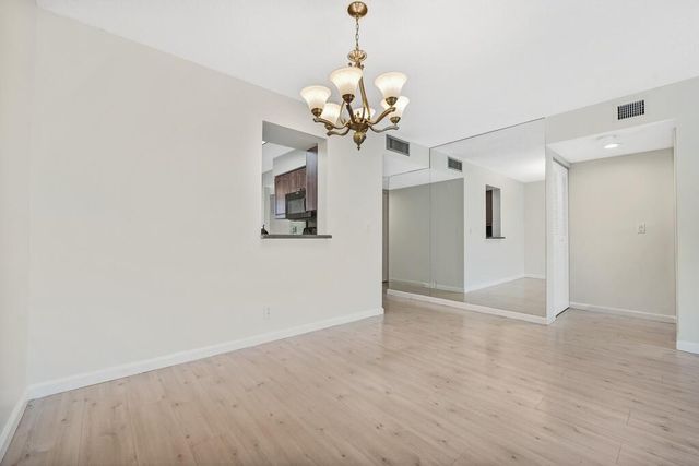 7286 Huntington Lane 405, Delray Beach, FL 33446