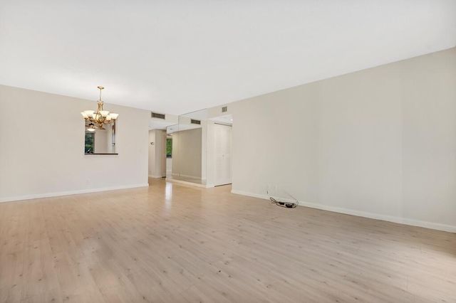 7286 Huntington Lane 405, Delray Beach, FL 33446