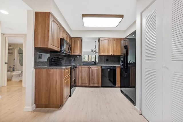 7286 Huntington Lane 405, Delray Beach, FL 33446