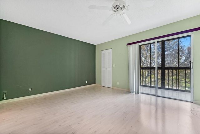 7286 Huntington Lane 405, Delray Beach, FL 33446