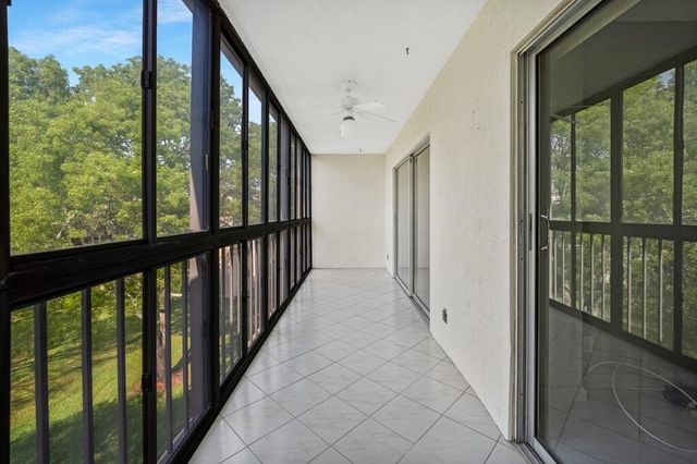 7286 Huntington Lane 405, Delray Beach, FL 33446