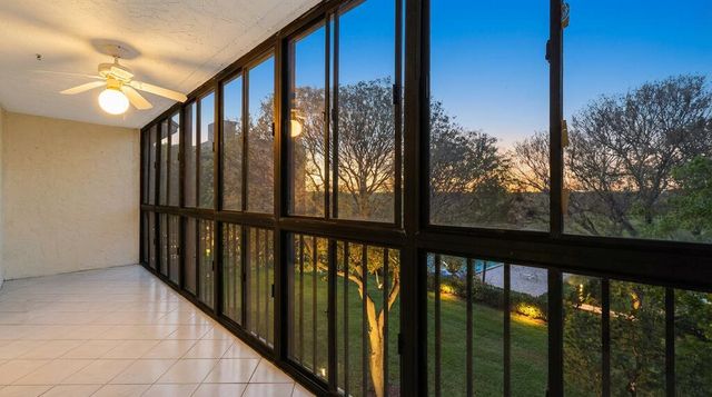 7286 Huntington Lane 405, Delray Beach, FL 33446