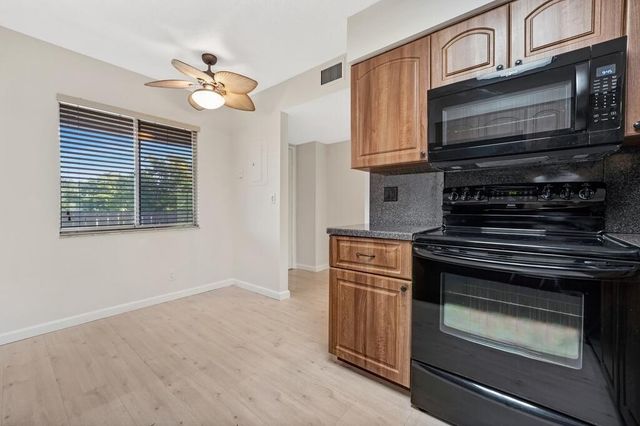 7286 Huntington Lane 405, Delray Beach, FL 33446