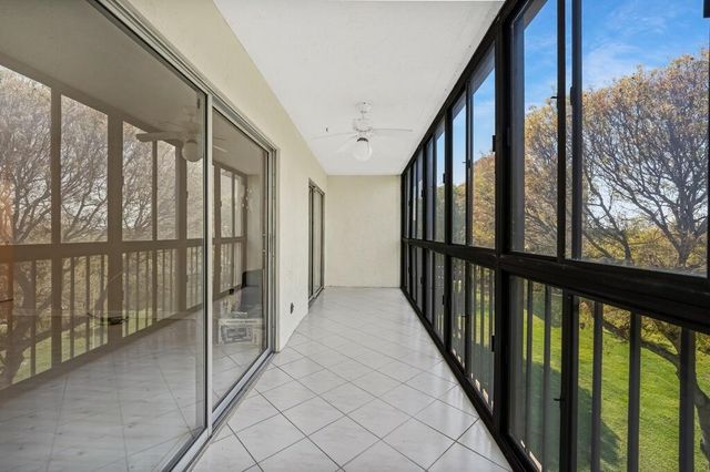 7286 Huntington Lane 405, Delray Beach, FL 33446