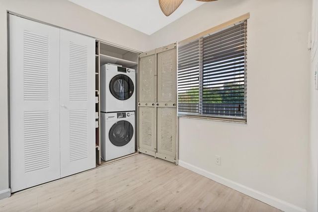 7286 Huntington Lane 405, Delray Beach, FL 33446