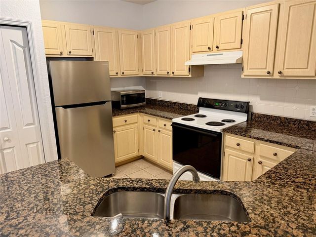 3011 LEGACY VILLAS DRIVE 3011, Maitland, FL 32751