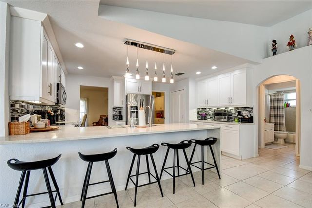 2201 SE 17th PL, Cape Coral, FL 33990