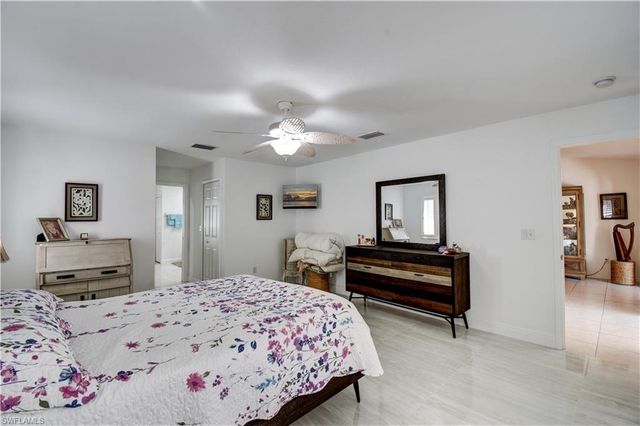 2201 SE 17th PL, Cape Coral, FL 33990