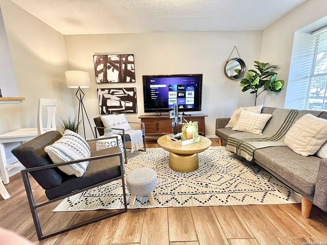 10254 Dover Rdg Apt 302, San Antonio, TX 78250