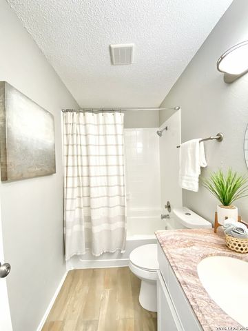 10254 Dover Rdg Apt 302, San Antonio, TX 78250