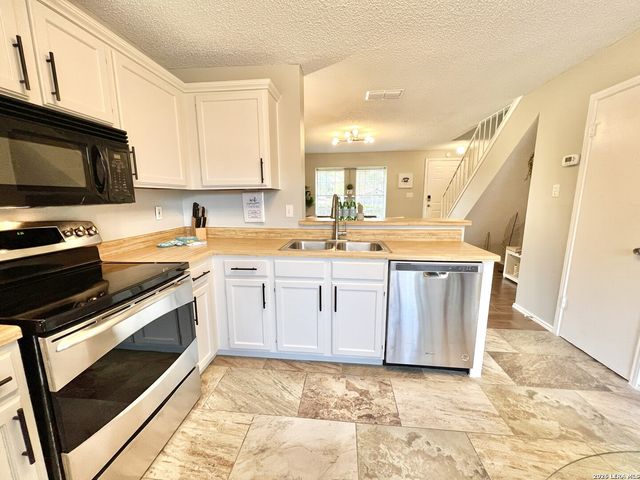 10254 Dover Rdg Apt 302, San Antonio, TX 78250