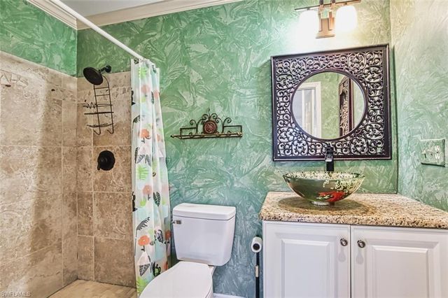 6494 Royal Woods DR # 2, Fort Myers, FL 33908