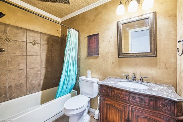 6494 Royal Woods DR # 2, Fort Myers, FL 33908
