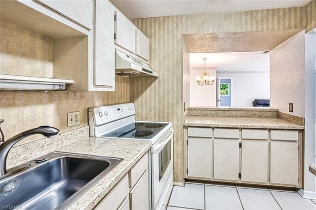 6494 Royal Woods DR # 2, Fort Myers, FL 33908