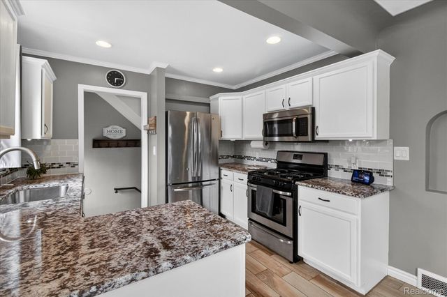 29508 Bock Street, Garden City, MI 48135