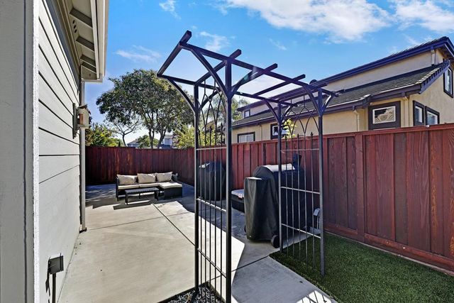 6257 6257 Honeysuckle Dr, Newark, CA 94560