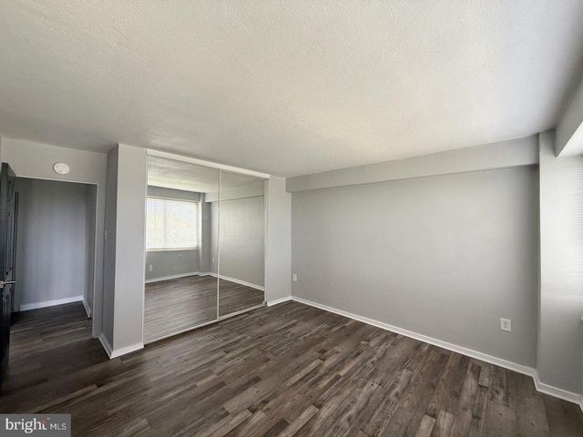 901 BARCLAY TOWERS, Cherry Hill, NJ 08034