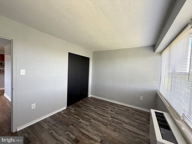 901 BARCLAY TOWERS, Cherry Hill, NJ 08034