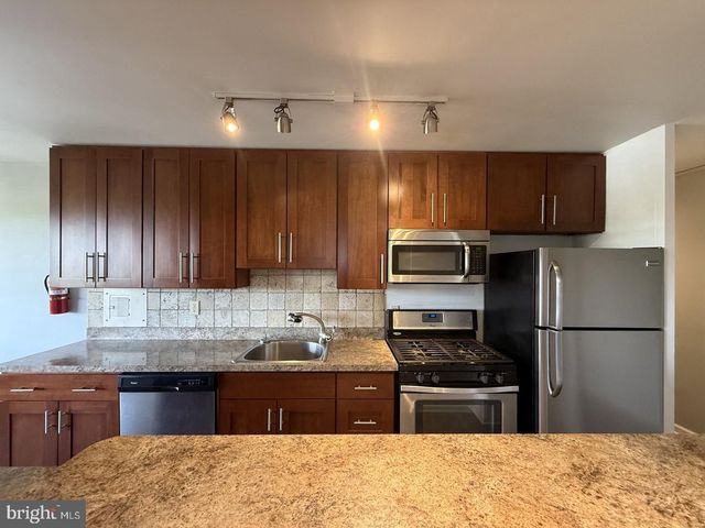 901 BARCLAY TOWERS, Cherry Hill, NJ 08034