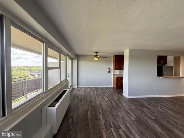 901 BARCLAY TOWERS, Cherry Hill, NJ 08034