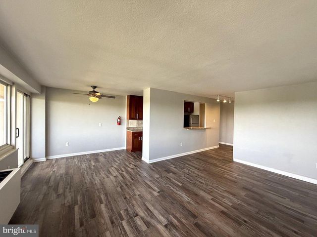 901 BARCLAY TOWERS, Cherry Hill, NJ 08034