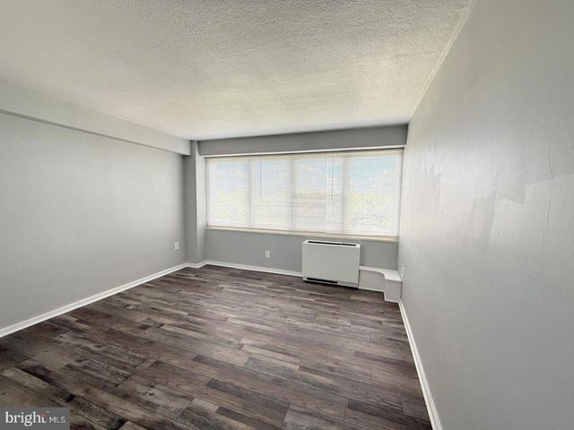 901 BARCLAY TOWERS, Cherry Hill, NJ 08034