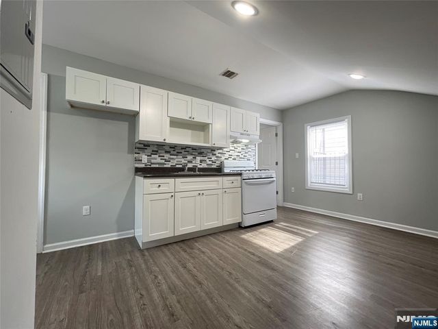 37 12th Avenue 3, Paterson, NJ 07501