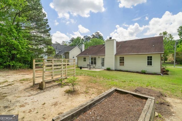 1095 Athena Court, Acworth, GA 30101