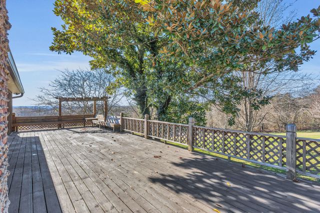 408 McKibbon Ln, Pulaski, TN 38478