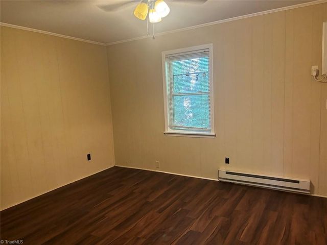 4295 Brownsboro Road 04, Winston-salem, NC 27106